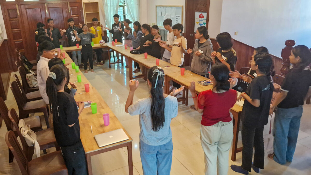 Jugendliche besuchen einen Workshop im Siem Reap Learning Center